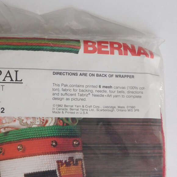 BUCILLA CHRISTMAS STOCKING CRAFT KIT SEALED NIP NEEDLE POINT - VESTED BEAR 17" - Picture 4 of 5